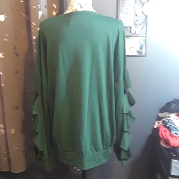๐SALE!๐Green Top - Picture 5 of 6